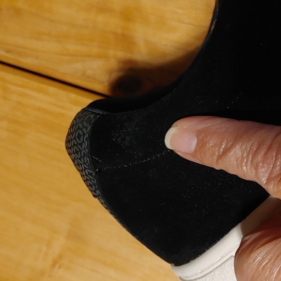 TED BAKER MEN'S DANNEZ TWO-TONE SUEDE LACE UP SNEAKER - Picture 12 of 15